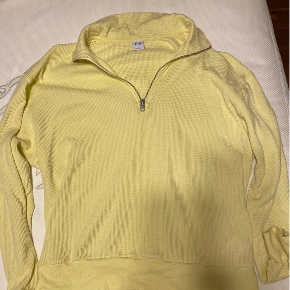 Aritzia sweater size large - Picture 2 of 4